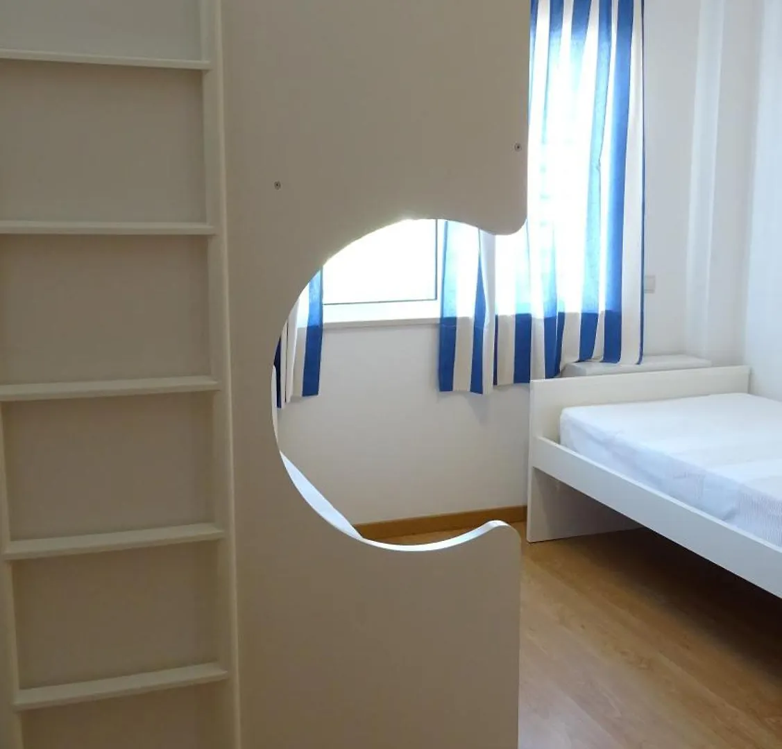 Apartment Quinta Gomeira By Amandio Batista