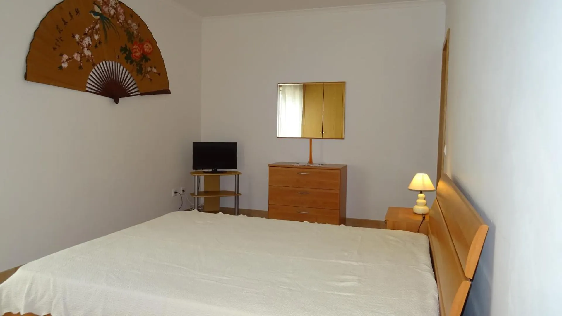Apartment Quinta Gomeira By Amandio Batista